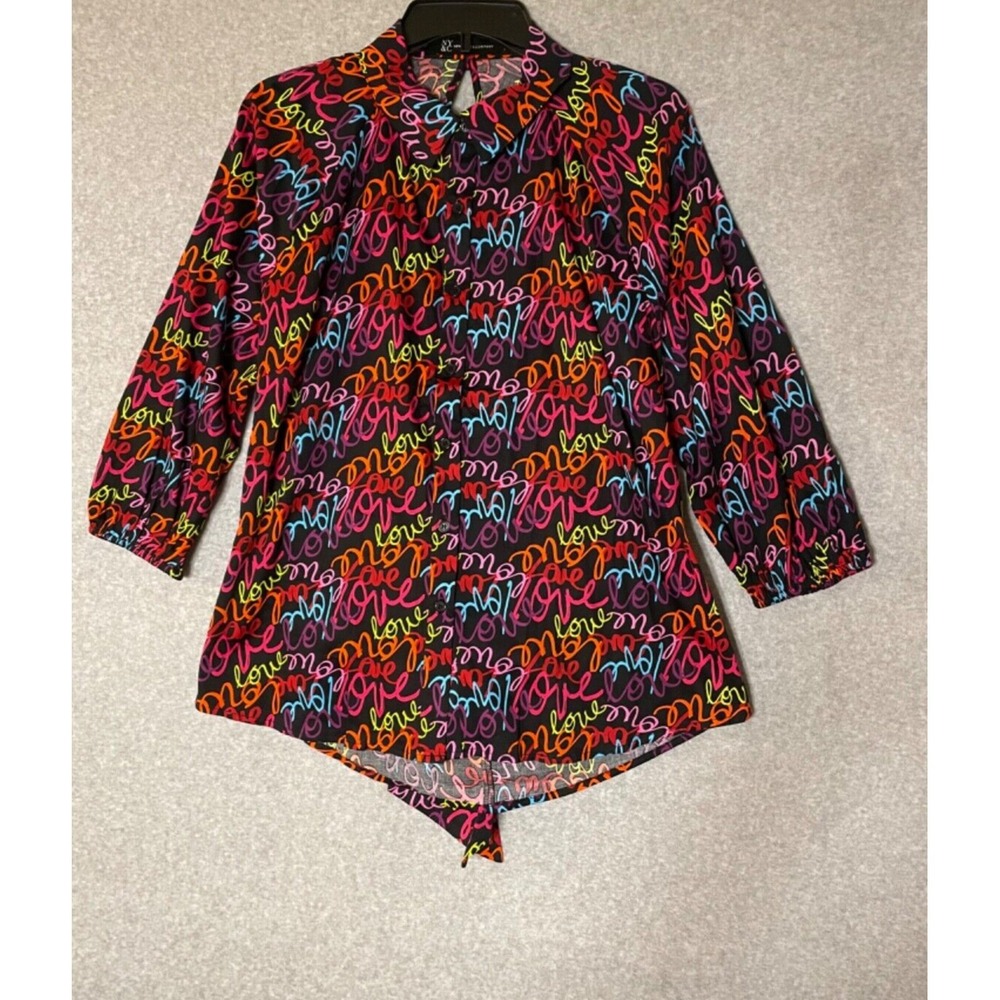 New York and Co Shirt‎ Womens Large All Over Cursive Love Back Cut Out Big Bow